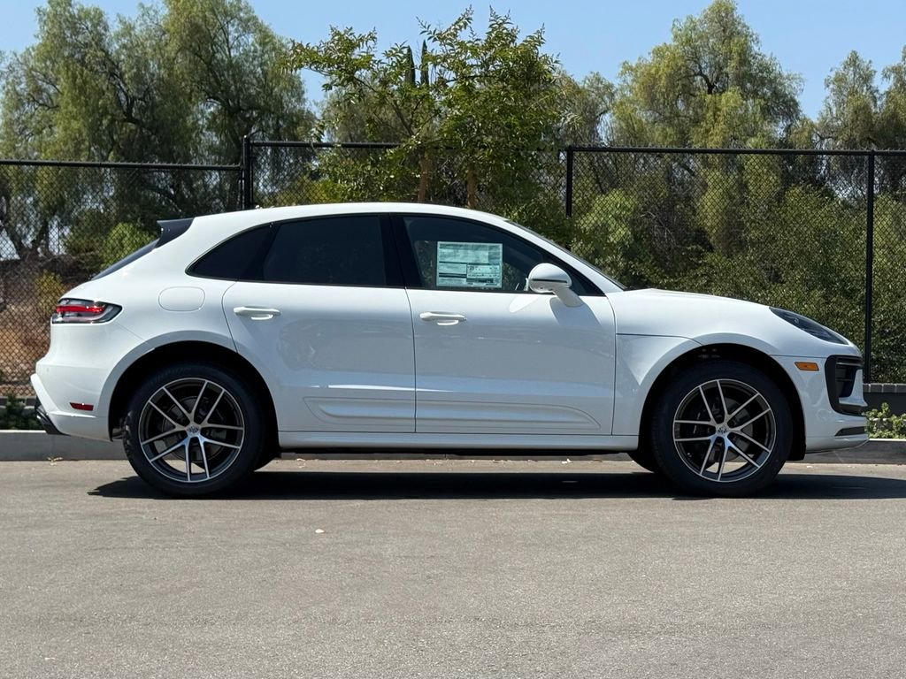Used 2025 Porsche Macan image 8
