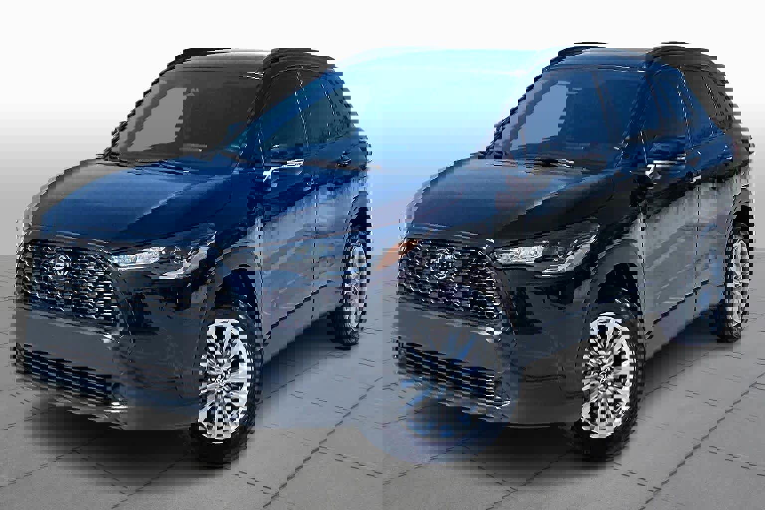 Used 2024 Toyota Corolla Cross LE w/ Moonroof Package video 1