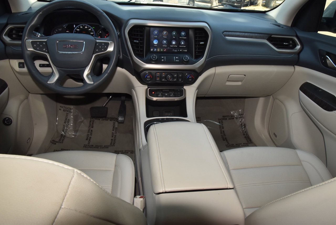 Used 2023 GMC Acadia Denali w/ Denali Ultimate Package FWD image 17