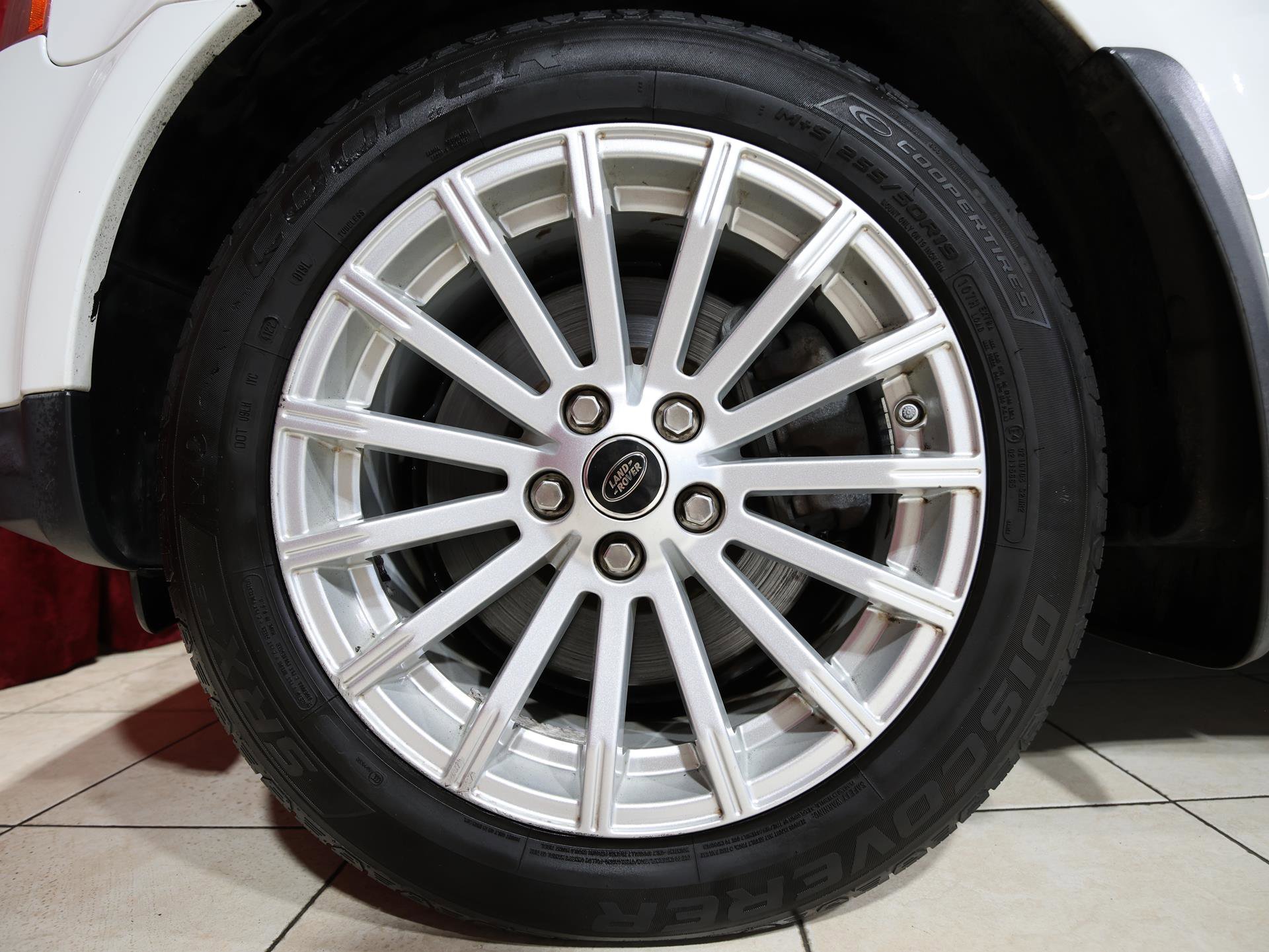 Used 2013 Land Rover Range Rover Sport HSE image 7