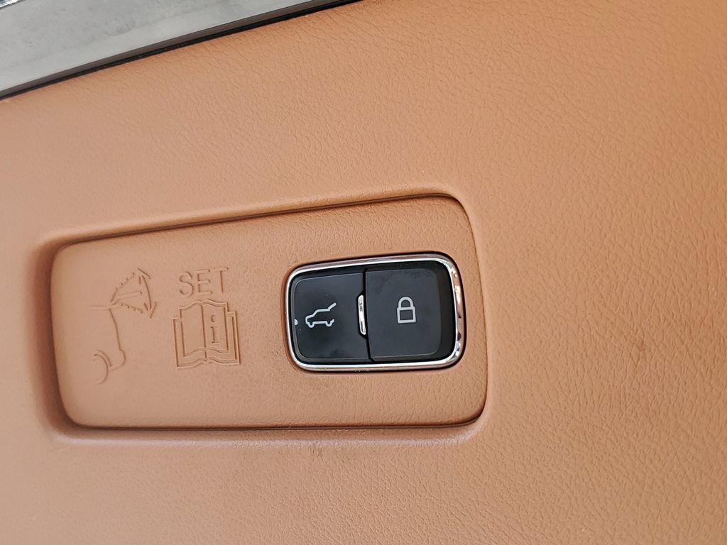 Used 2020 Lincoln Aviator Black Label AWD/4WD image 11