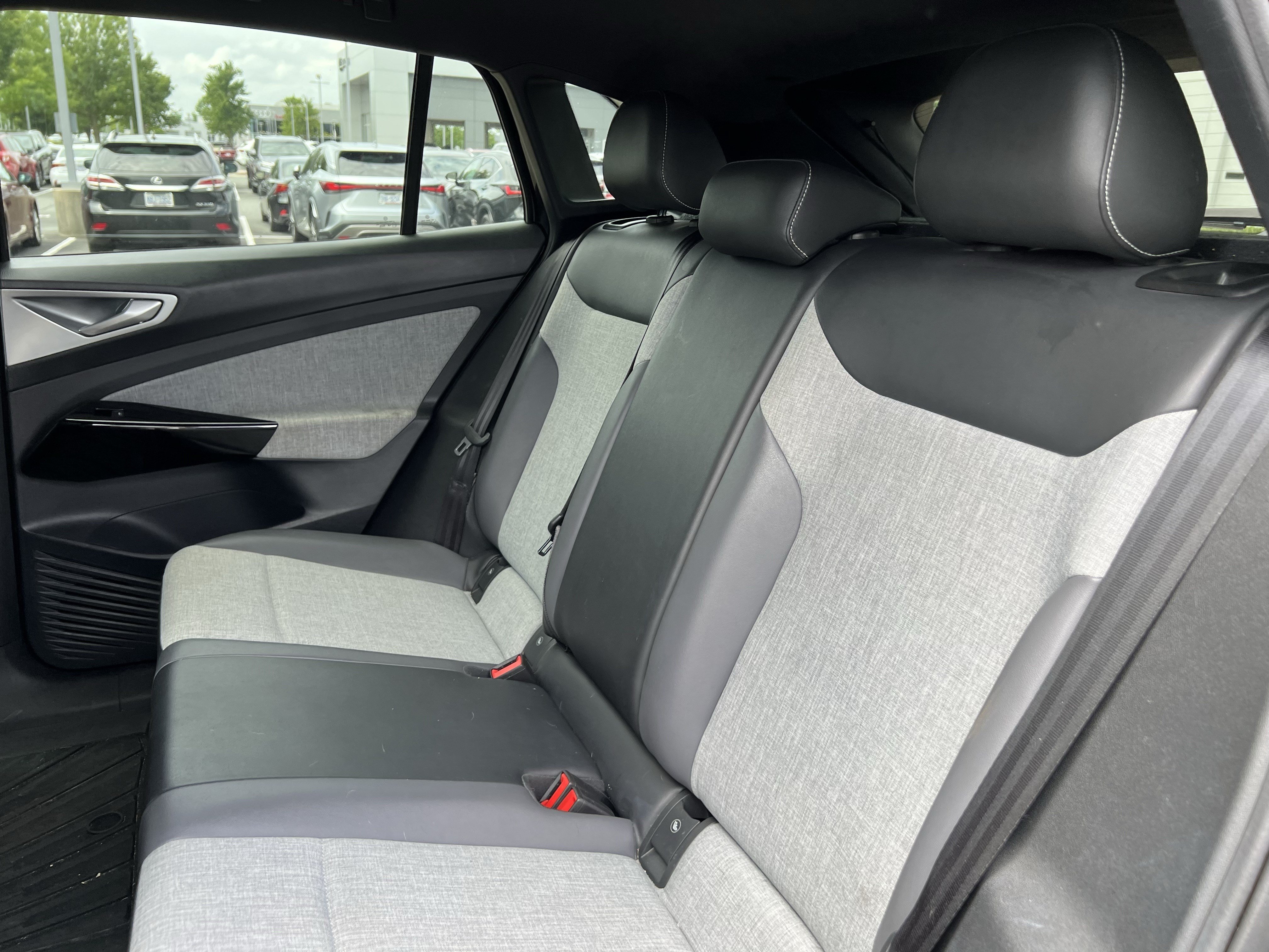 Used 2023 Volkswagen ID.4 Pro RWD image 34
