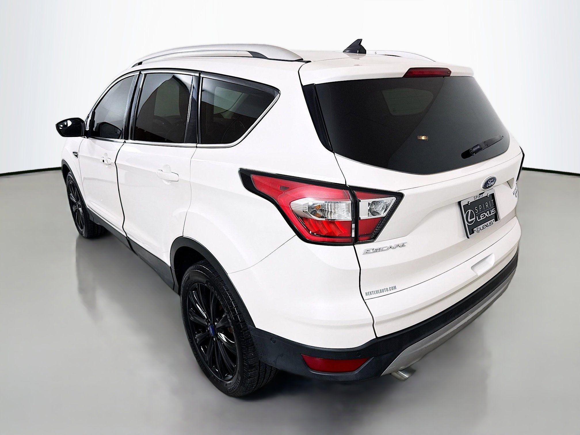 Used 2018 Ford Escape Titanium image 5