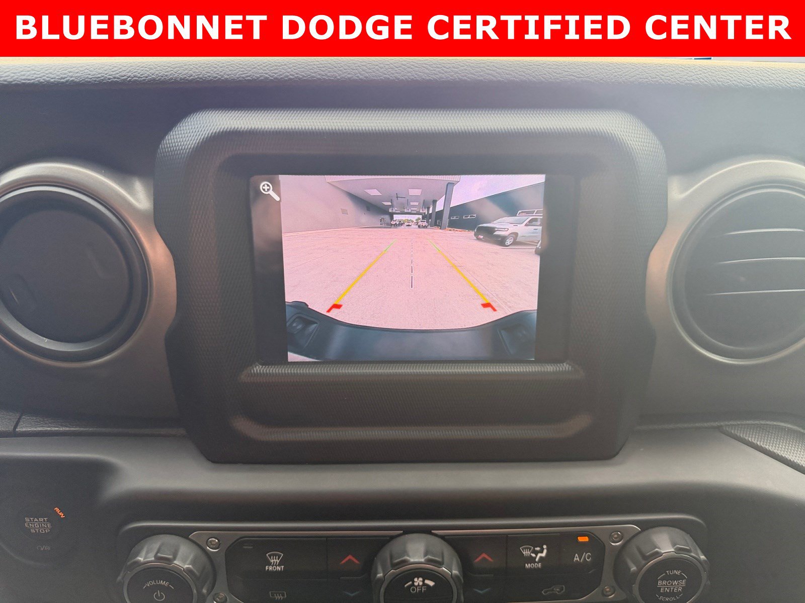 Used 2022 Jeep Gladiator Sport AWD/4WD image 16
