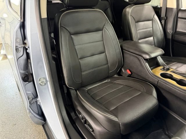 Used 2017 GMC Acadia Denali w/ Technology Package AWD/4WD image 27