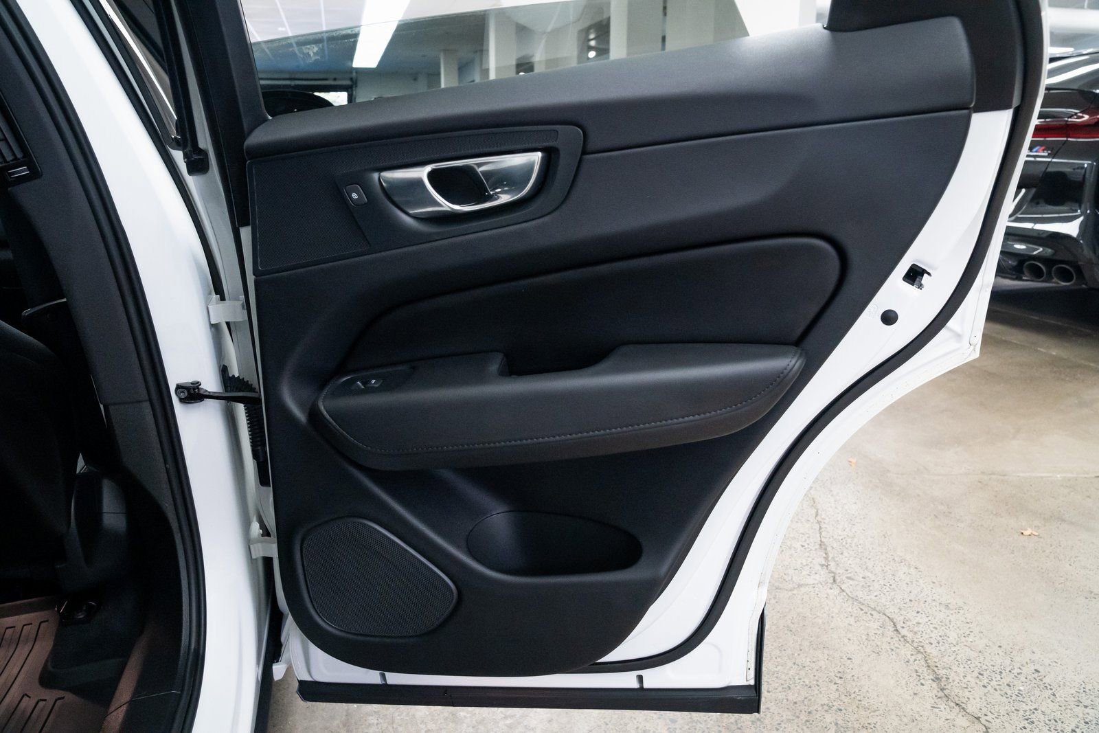 Used 2024 Volvo XC60 T8 Plus image 22