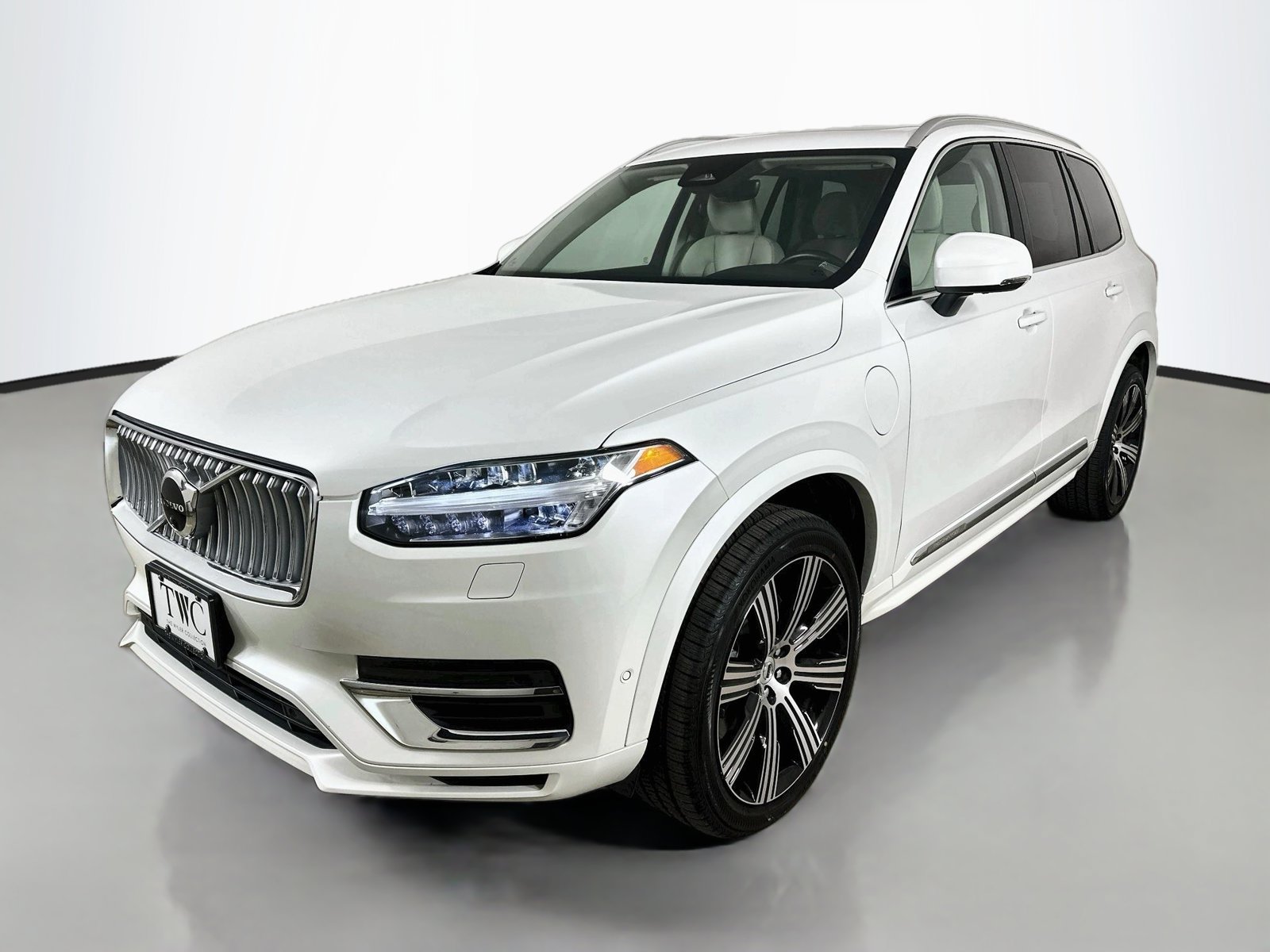 Used 2024 Volvo XC90 T8 Plus w/ Protection Package Premier
