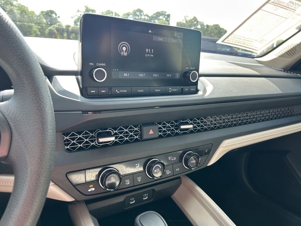 Used 2025 Honda Accord SE image 30