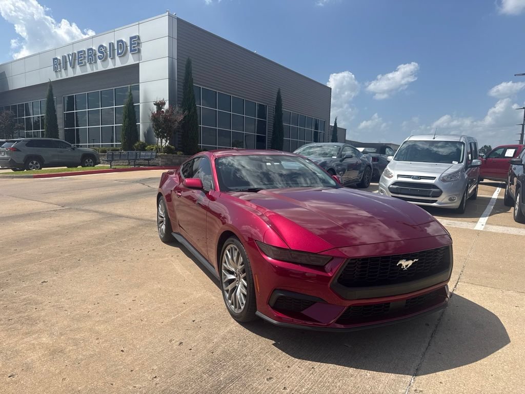 Used 2025 Ford Mustang Premium RWD image 1