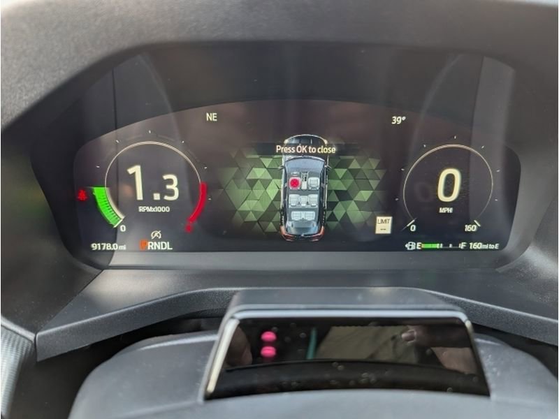 Used 2025 Ford Explorer ST-Line w/ ST-Line Street Pack image 18