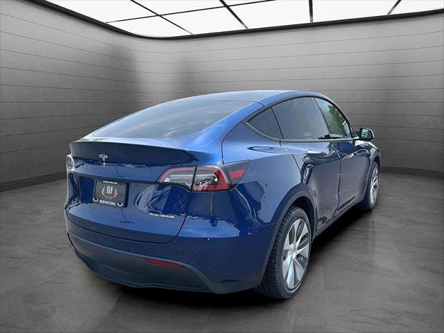 Used 2022 Tesla Model Y Long Range image 5