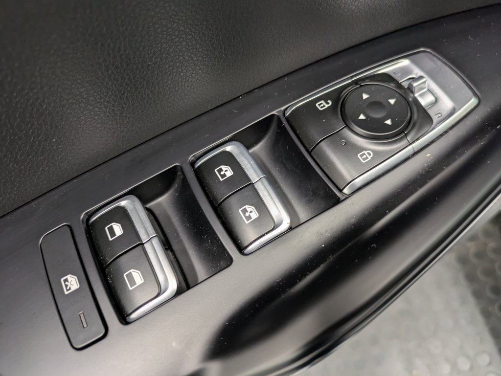 Used 2023 Kia K5 GT-Line image 9