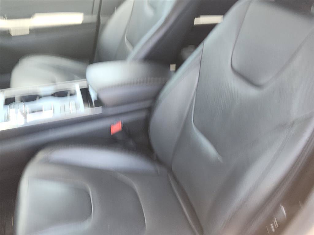 Used 2019 Ford Edge Titanium w/ Equipment Group 301A AWD/4WD image 12