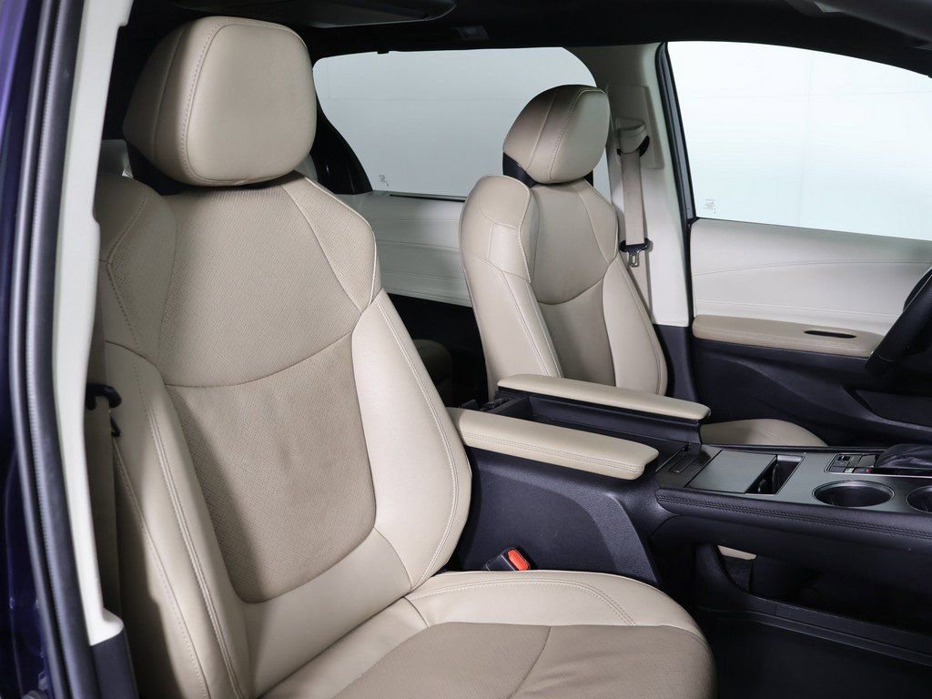 Used 2022 Toyota Sienna Limited AWD/4WD image 29