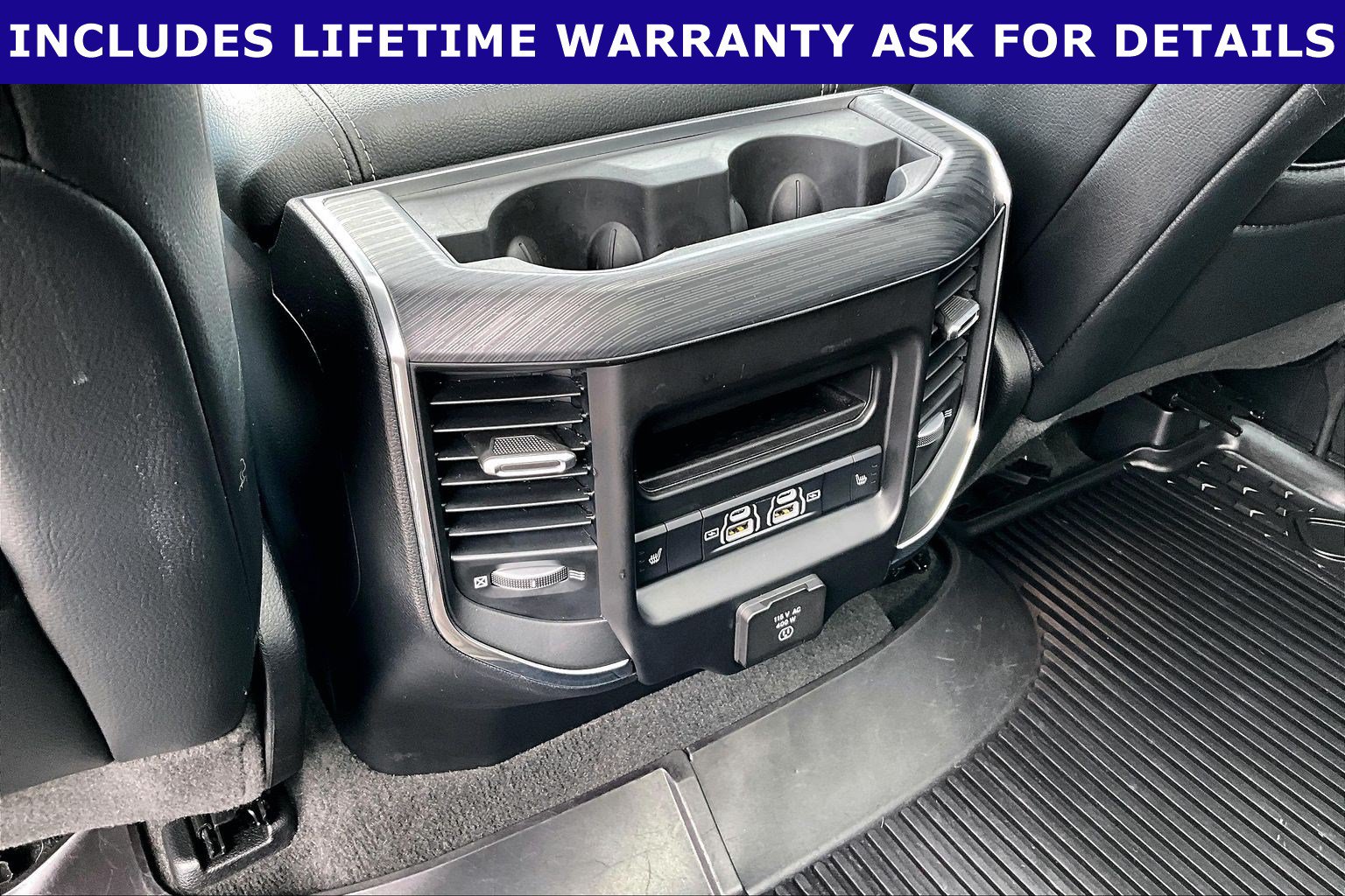 Used 2024 RAM 1500 Laramie AWD/4WD image 28