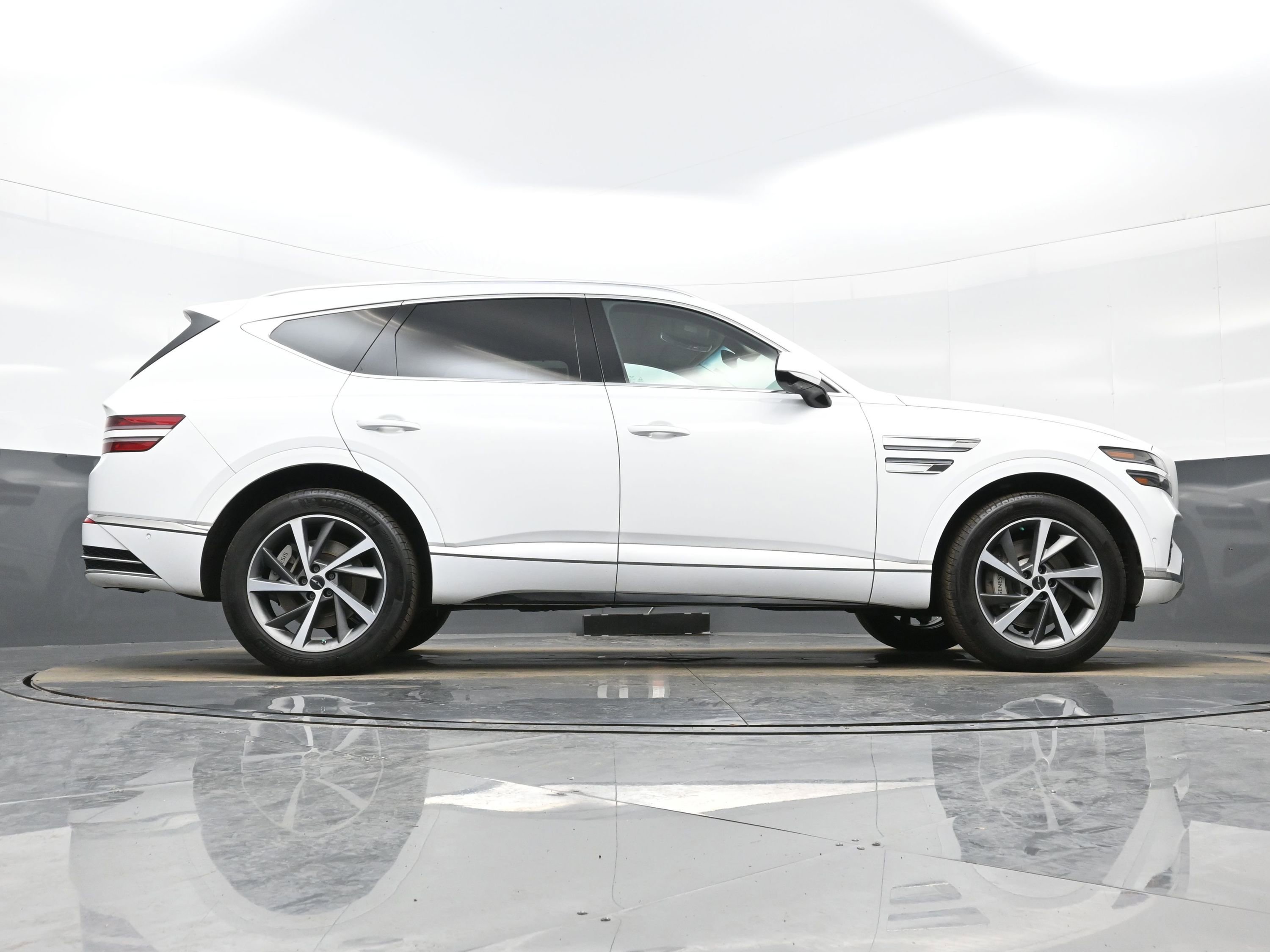 Certified 2025 Genesis GV80 2.5T Advanced image 35