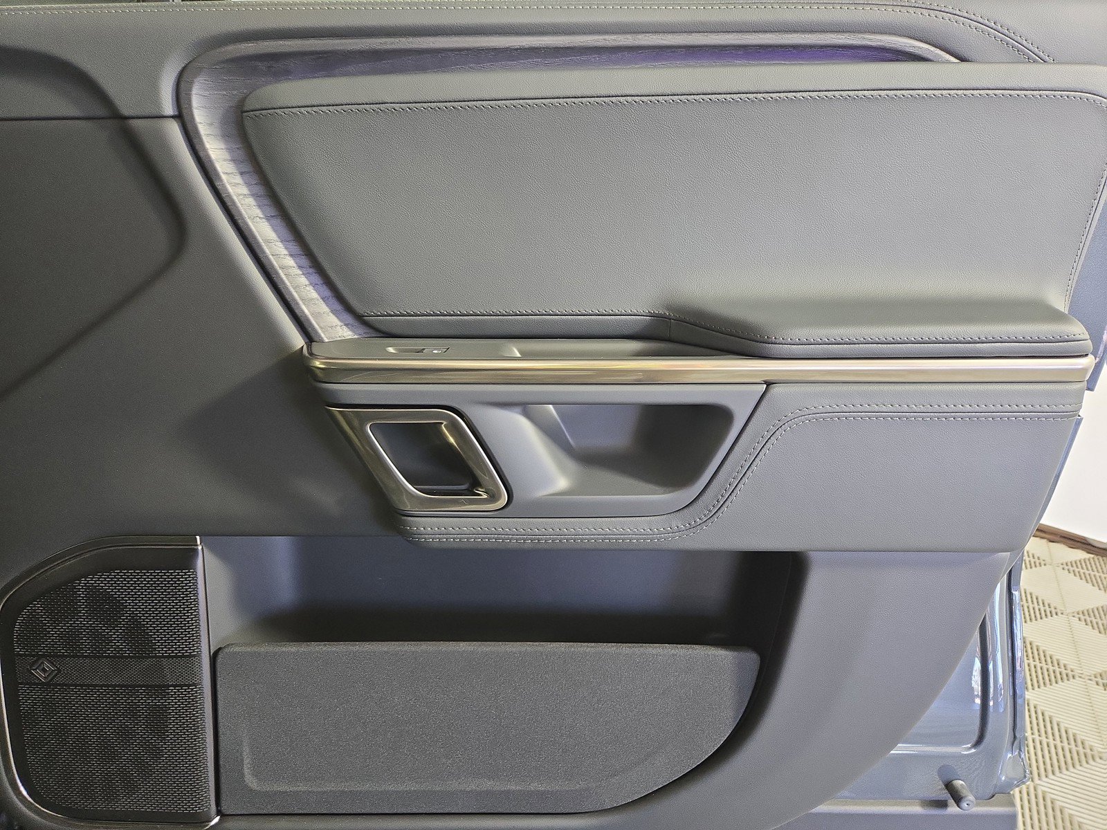 Used 2024 Rivian R1T Adventure image 17