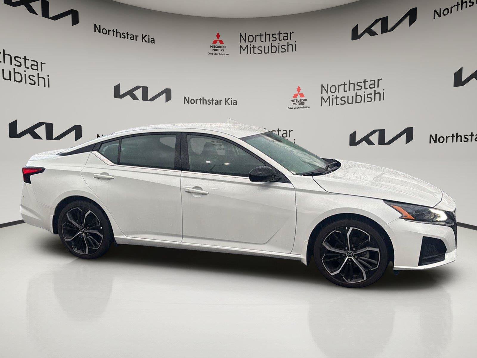 Used 2023 Nissan Altima 2.5 SR FWD image 6