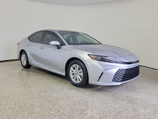 Used 2026 Toyota Camry LE FWD image 4