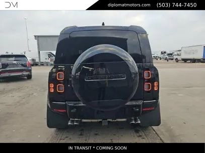 Used 2025 Land Rover Defender 110 V8 image 5