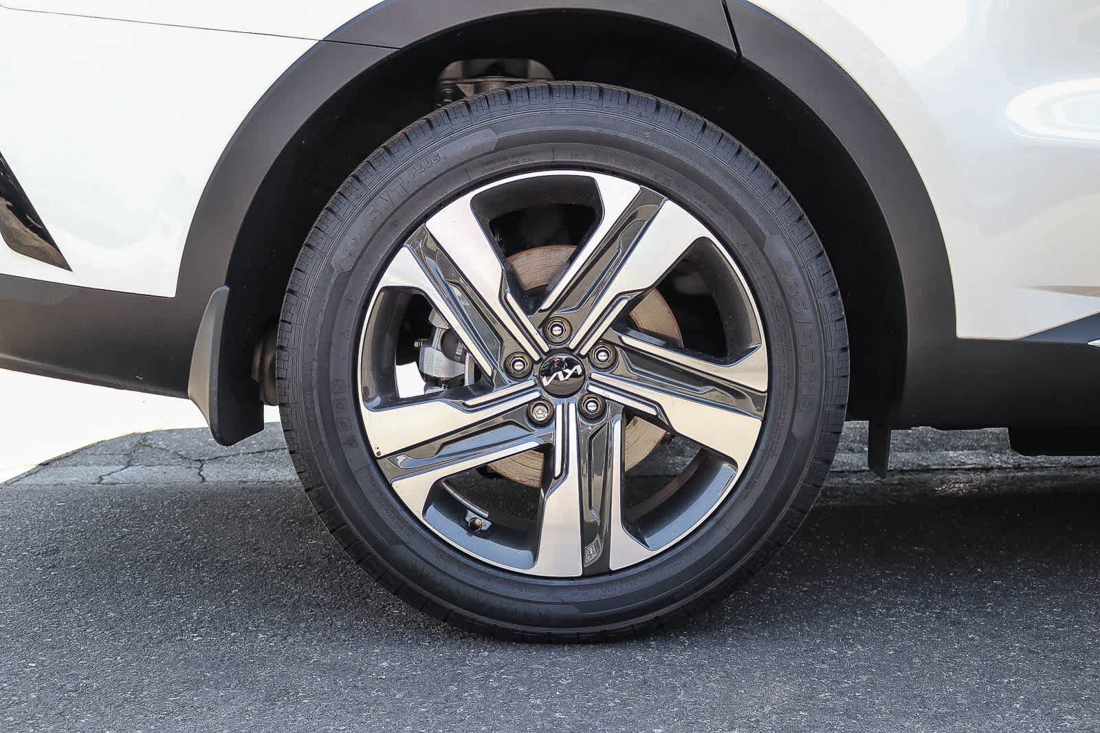 Used 2023 Kia Sorento EX AWD/4WD image 11