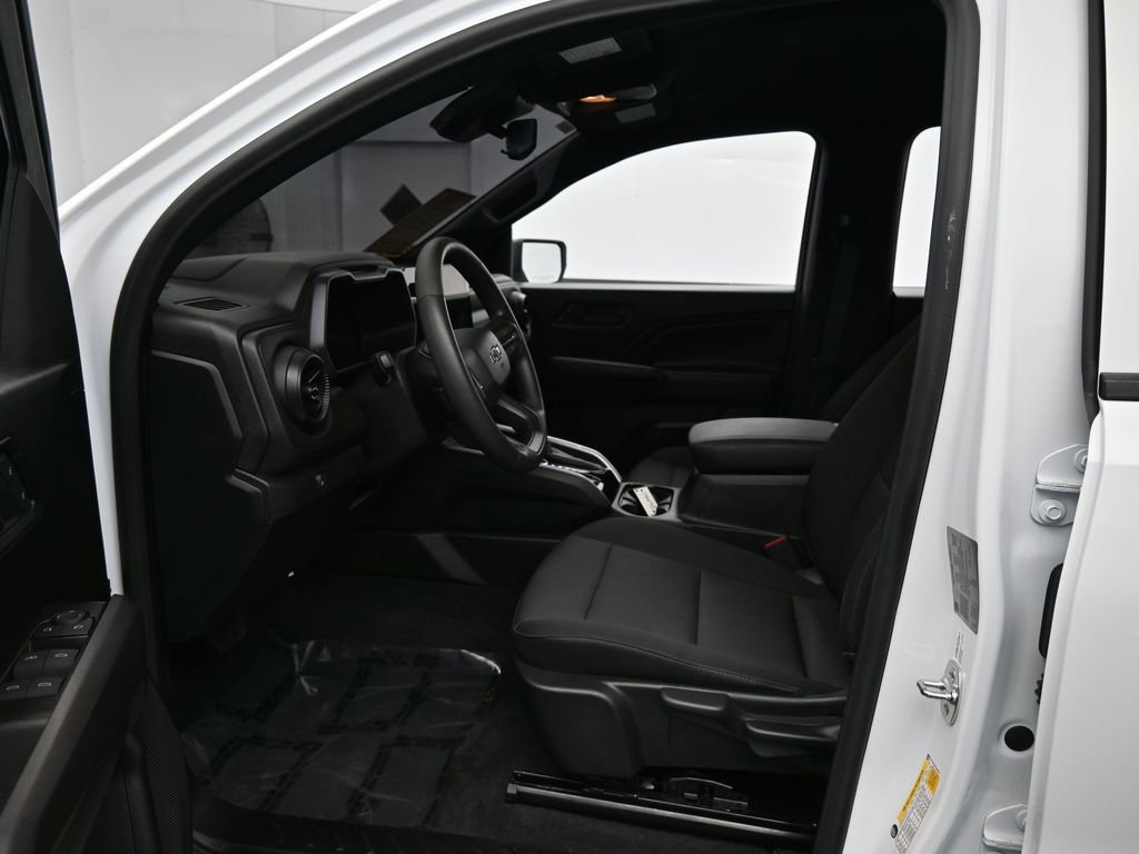 Used 2024 Chevrolet Colorado Trail Boss image 11