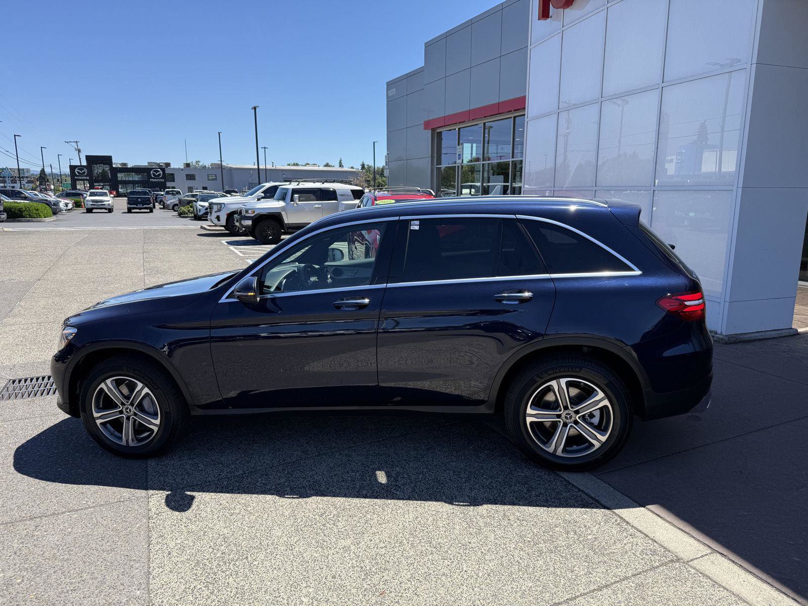 Used 2019 Mercedes-Benz GLC 300 4MATIC image 3
