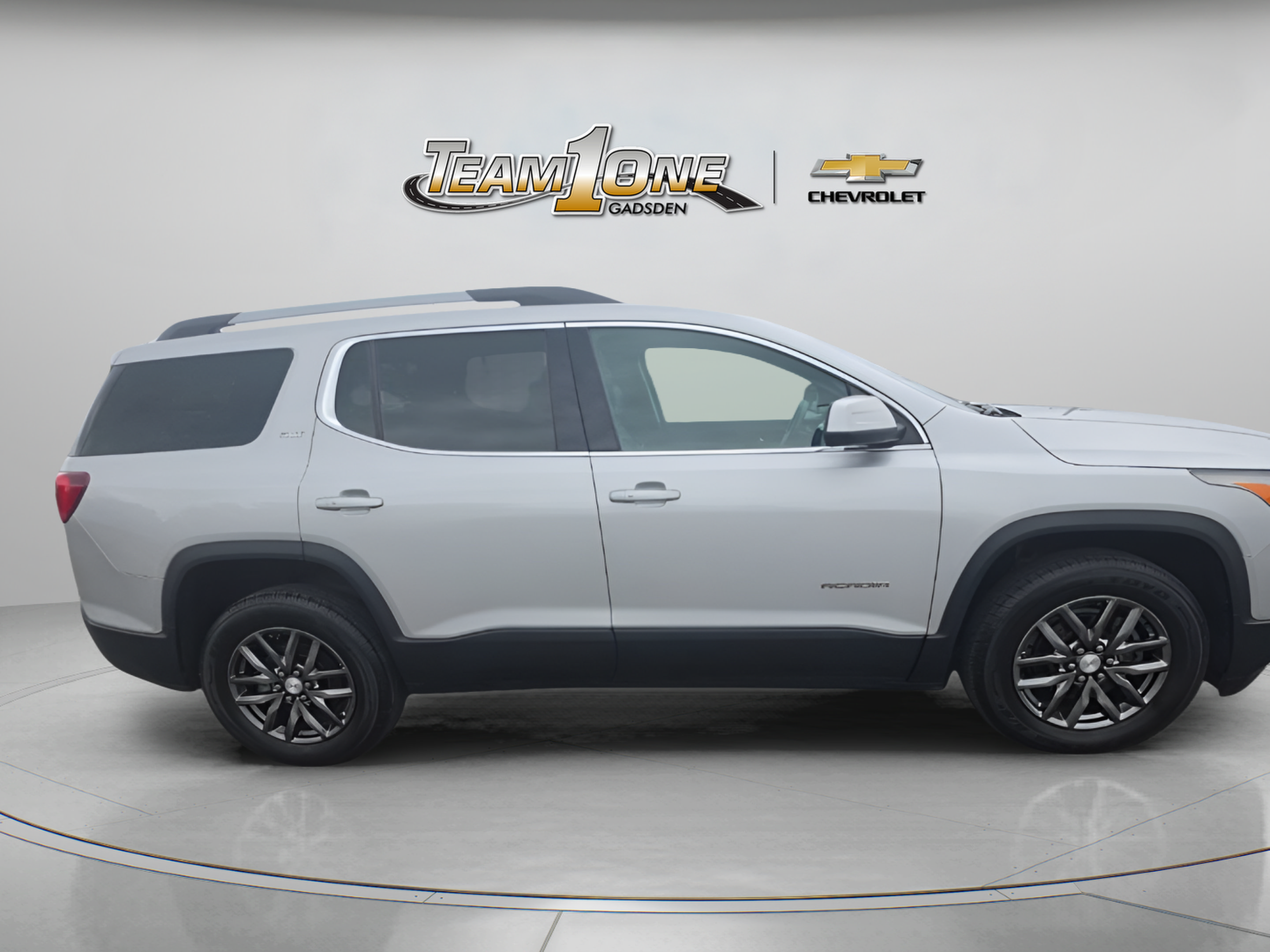 Used 2018 GMC Acadia SLT FWD image 9
