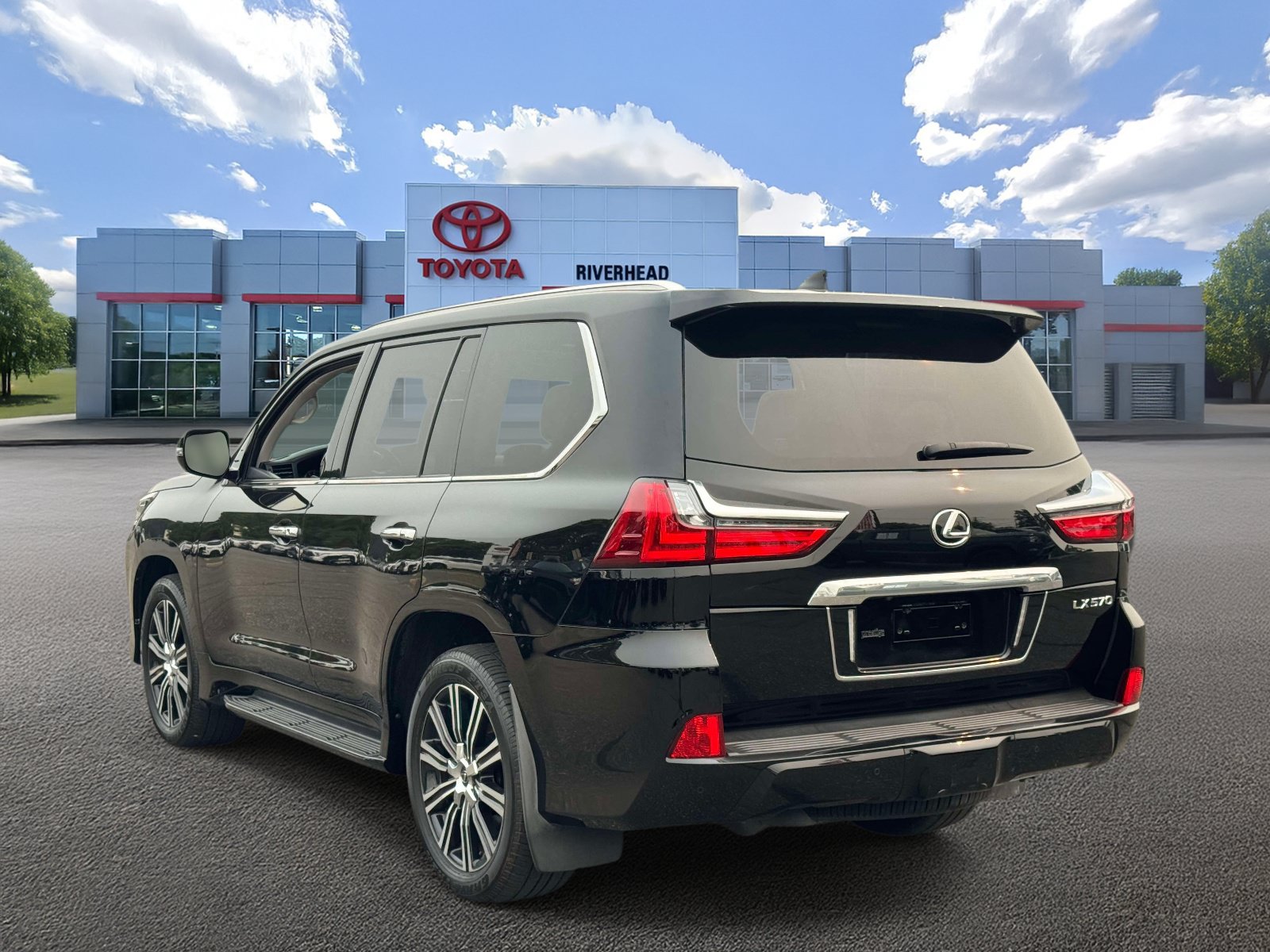 Used 2019 Lexus LX 570 4WD w/ Luxury Package image 5