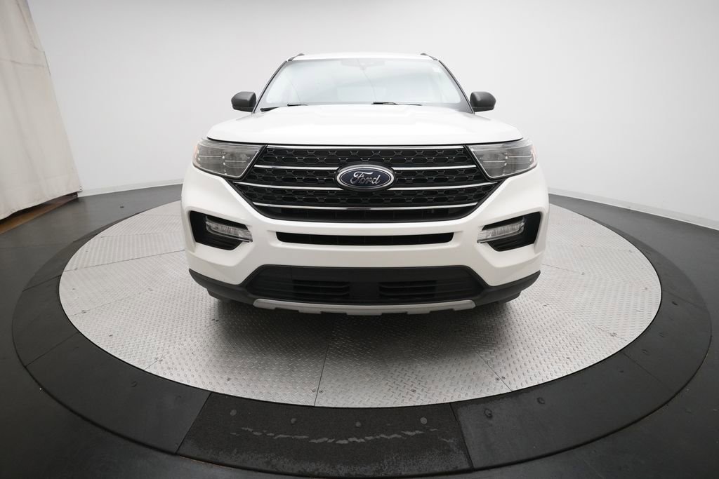 Used 2023 Ford Explorer XLT w/ Equipment Group 202A AWD/4WD image 11