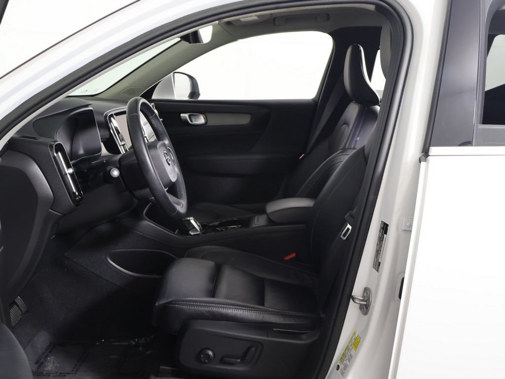 Used 2023 Volvo XC40 B5 Plus w/ Protection Package Premier AWD/4WD image 28