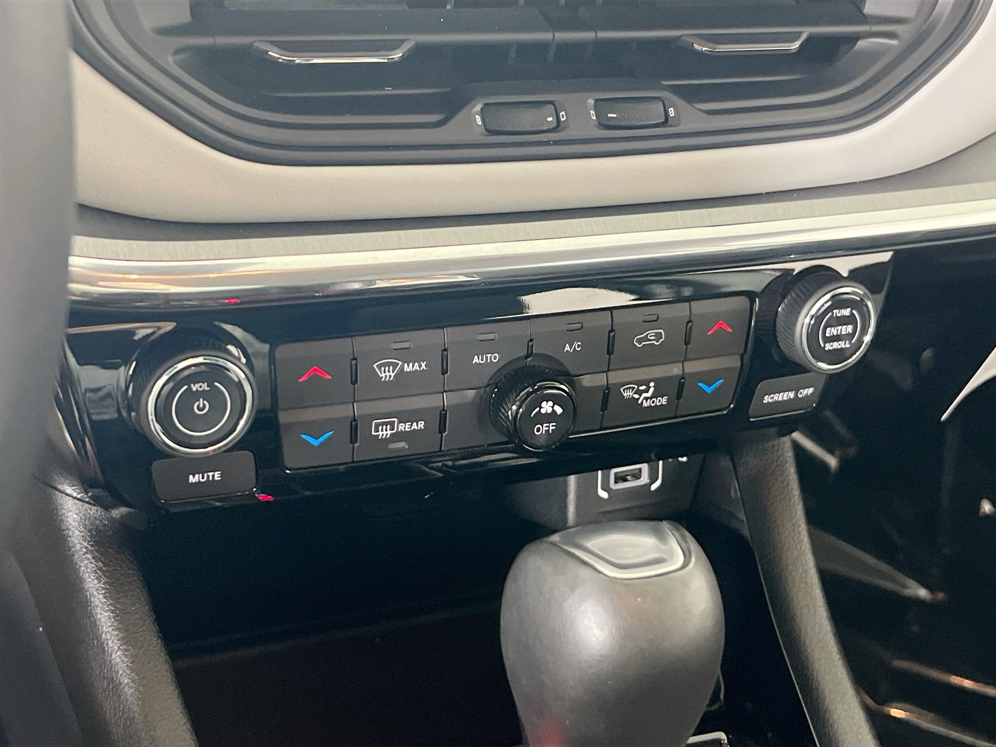 Used 2022 Jeep Compass Limited w/ Sun and Sound Group AWD/4WD image 15