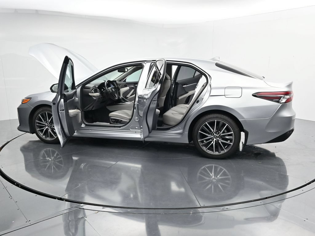 Used 2022 Toyota Camry XLE FWD image 42