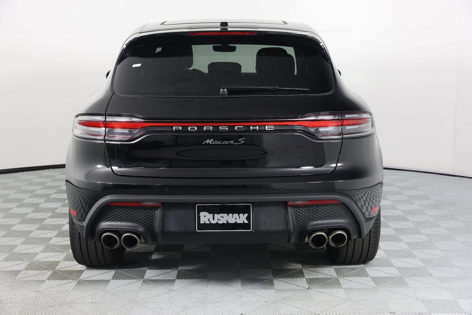 Certified 2023 Porsche Macan S AWD/4WD image 6