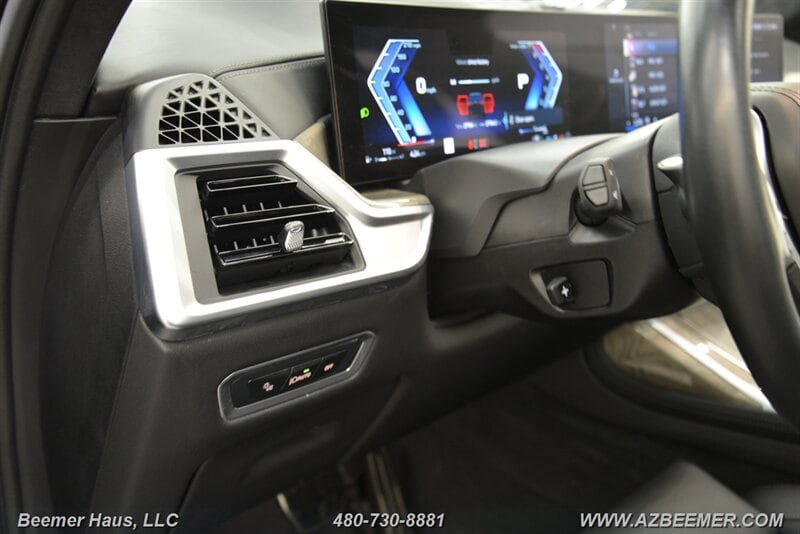 Used 2024 BMW ALPINA XB7 AWD/4WD image 32
