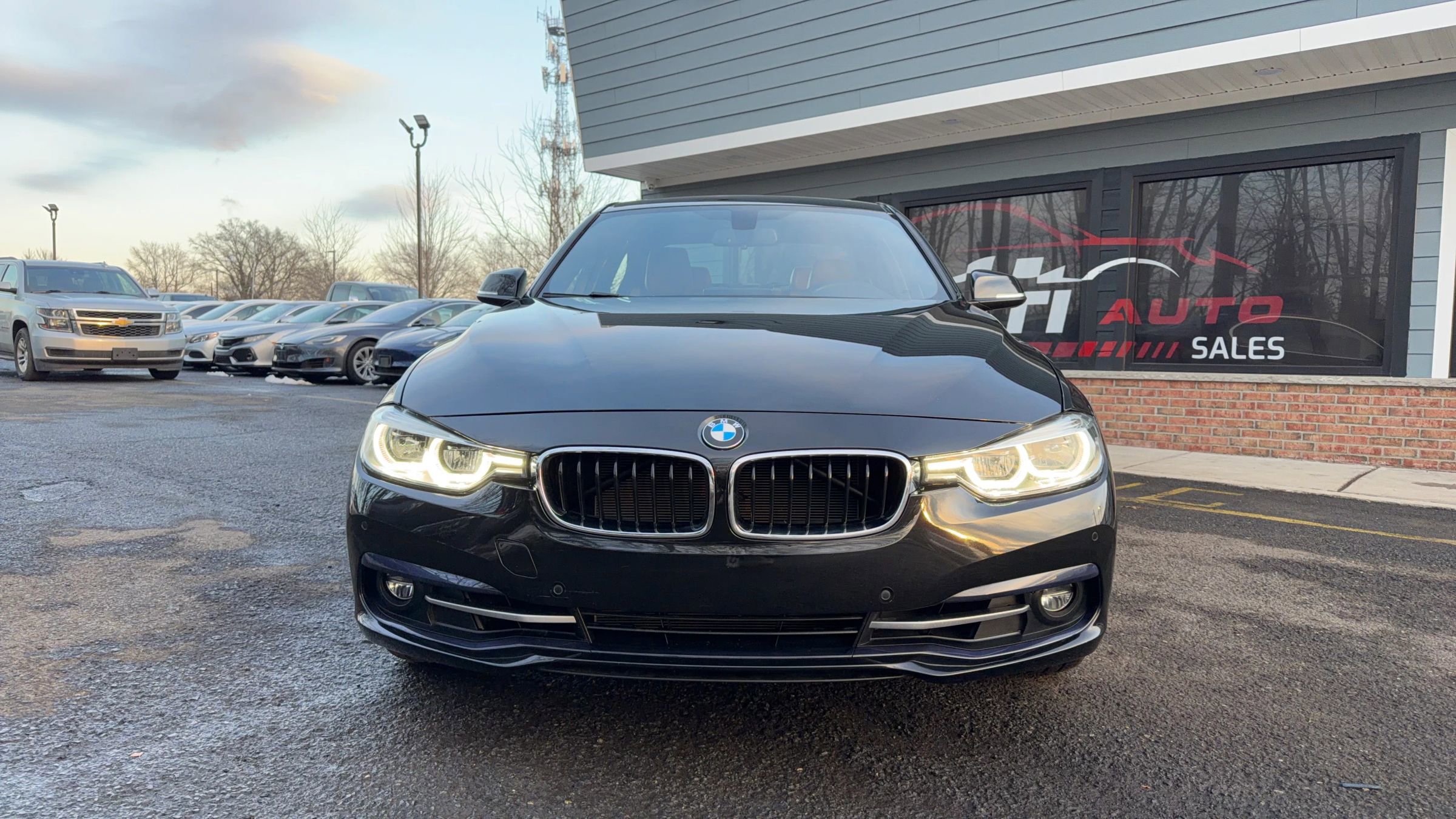 Used 2017 BMW 330i xDrive 330i xDrive Sedan 4D image 2