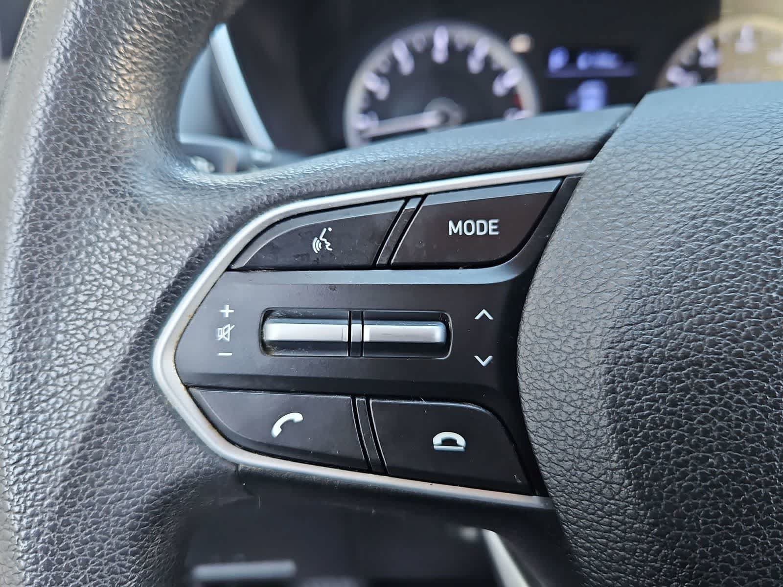 Used 2020 Hyundai Santa Fe SE FWD image 23