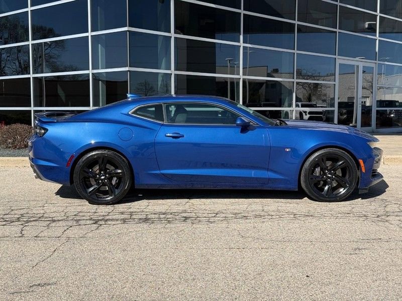 Used 2019 Chevrolet Camaro SS image 2