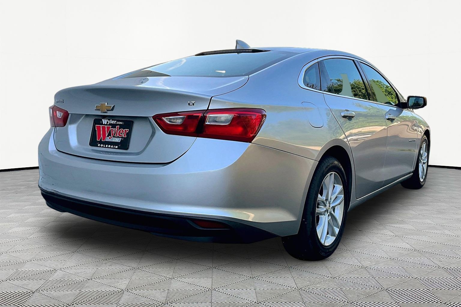 Used 2016 Chevrolet Malibu LT FWD image 6