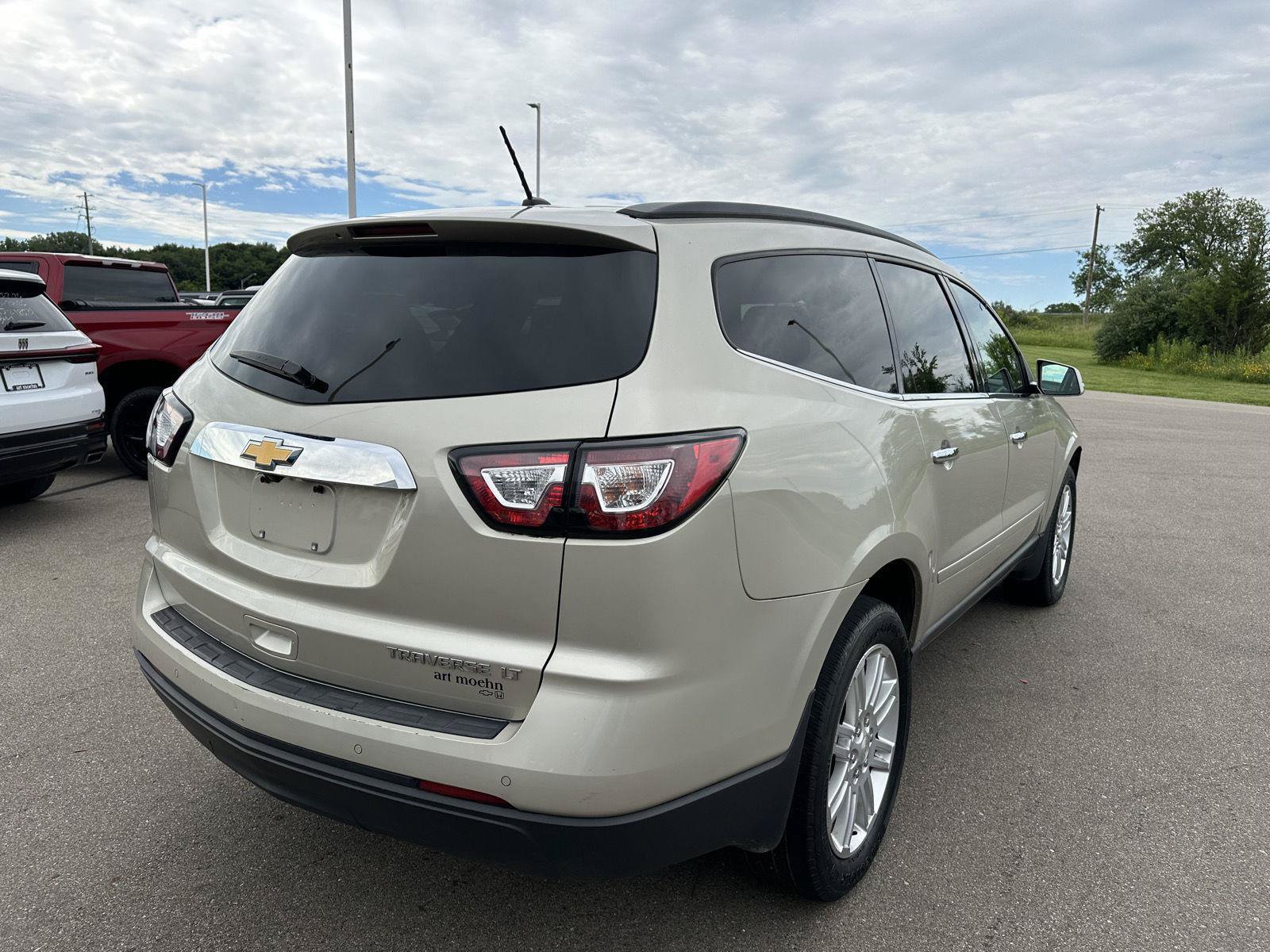 Used 2015 Chevrolet Traverse LT w/ Style and Technology Package FWD image 8