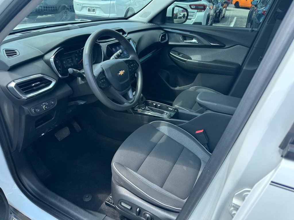 Used 2022 Chevrolet TrailBlazer LT w/ Convenience Package FWD image 20