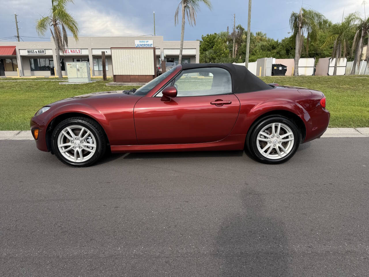 Used 2012 MAZDA MX-5 Miata Sport w/ Convenience Pkg RWD image 4