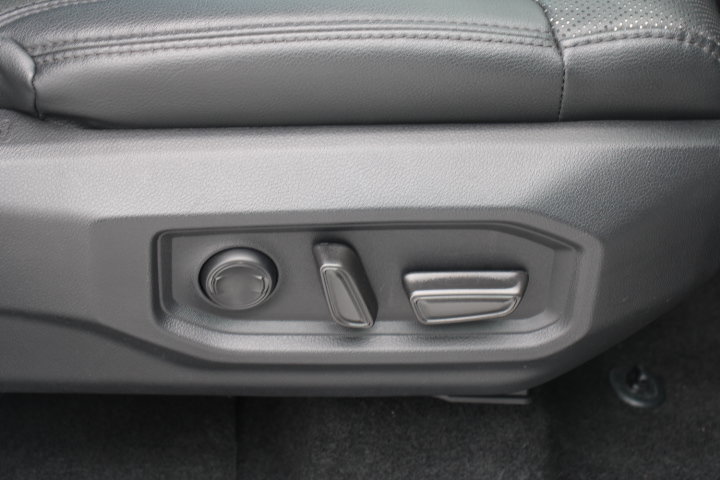 Used 2023 Toyota Tundra SR5 w/ SR5 Premium Package AWD/4WD image 21