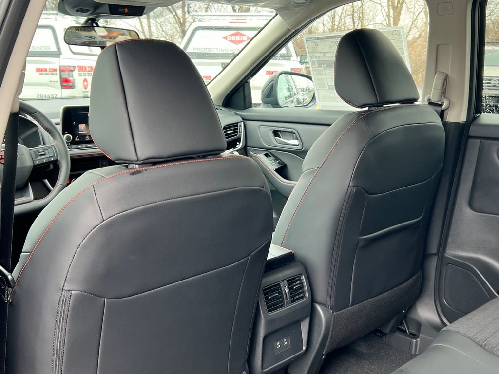New 2026 Nissan Rogue Rock Creek image 31