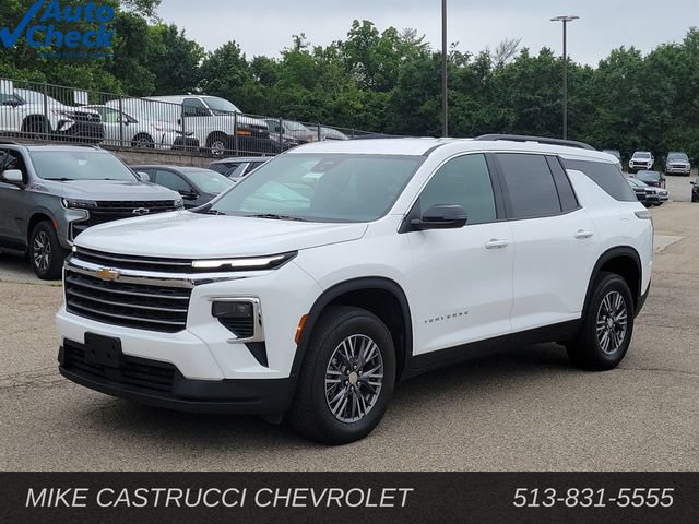 Used 2026 Chevrolet Traverse LT AWD/4WD image 1