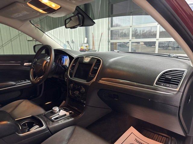 Used 2019 Chrysler 300 Touring w/ Sport Appearance Package image 25