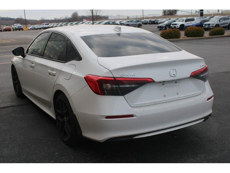 Used 2023 Honda Civic Sport image 6
