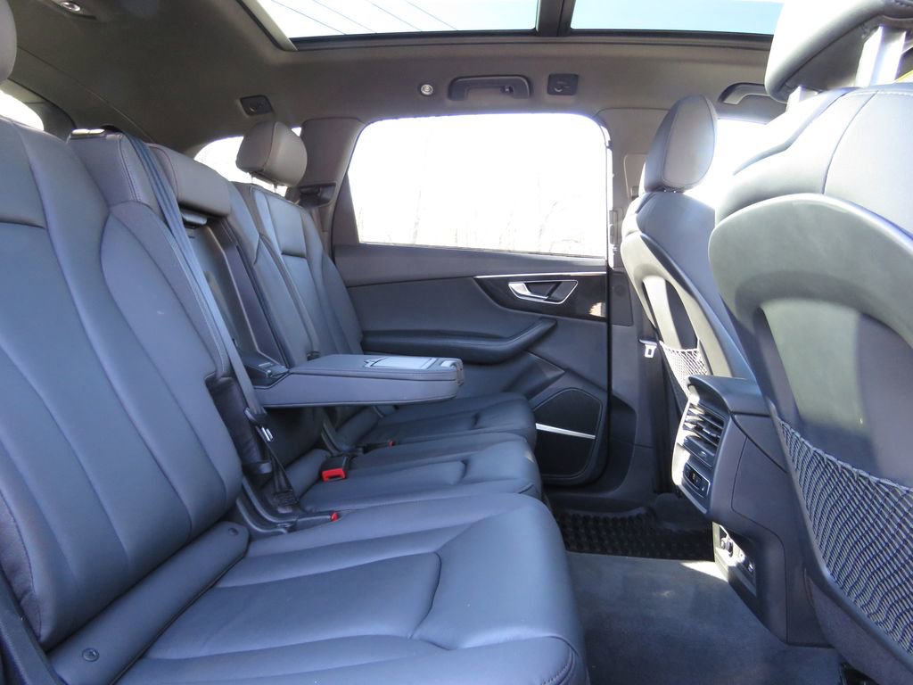 Used 2020 Audi Q7 3.0T Premium w/ Convenience Package image 16