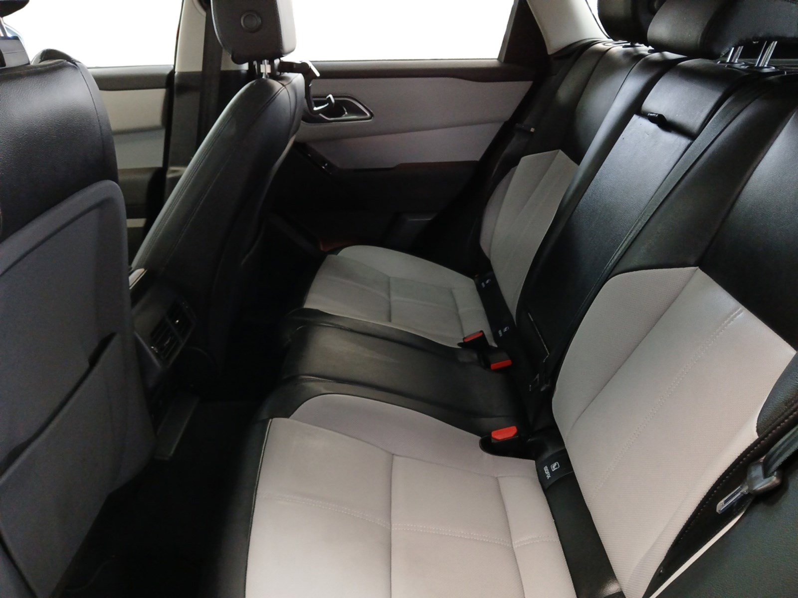 Used 2025 Land Rover Range Rover Velar S image 13