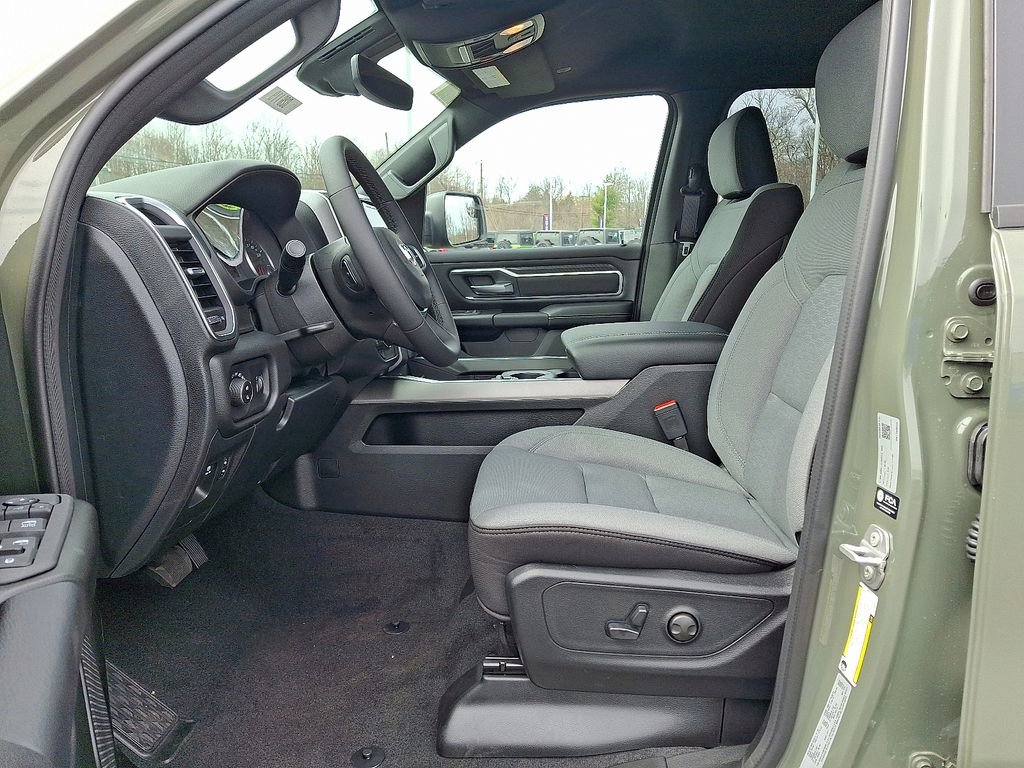 New 2026 RAM 1500 4x4 Crew Cab image 10